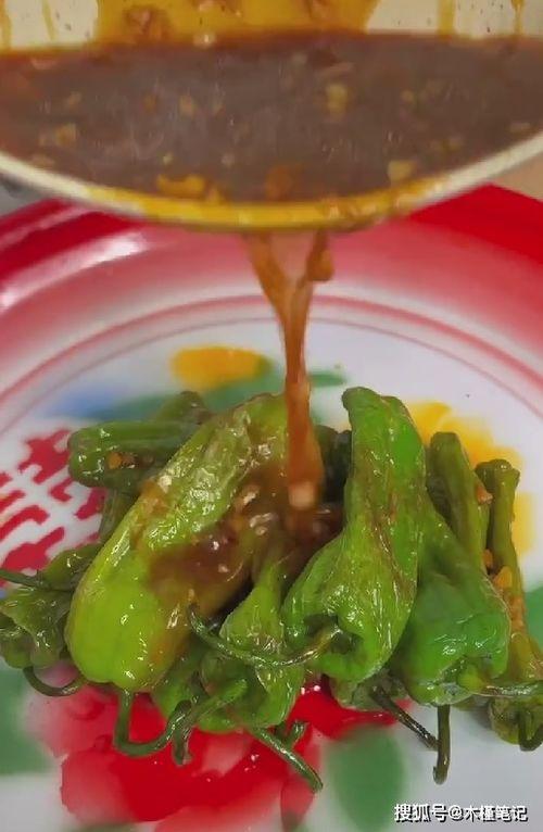 两个男网红吃瓜  第2张